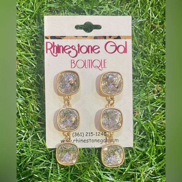 Jewelry - BRAND NEW WITH TAGS Triple Luxe Drop Earrings